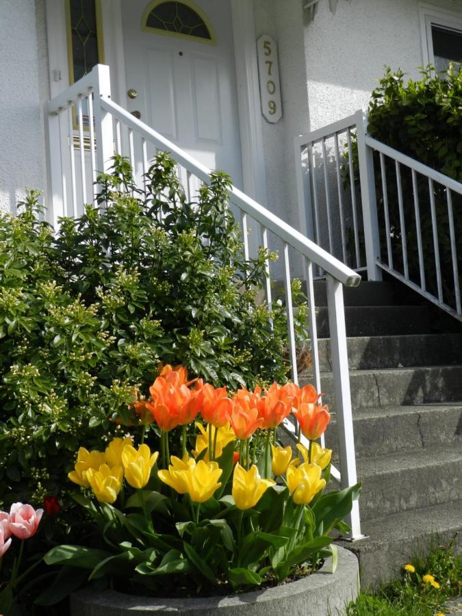 Serenity Bed & Breakfast Burnaby Exterior photo