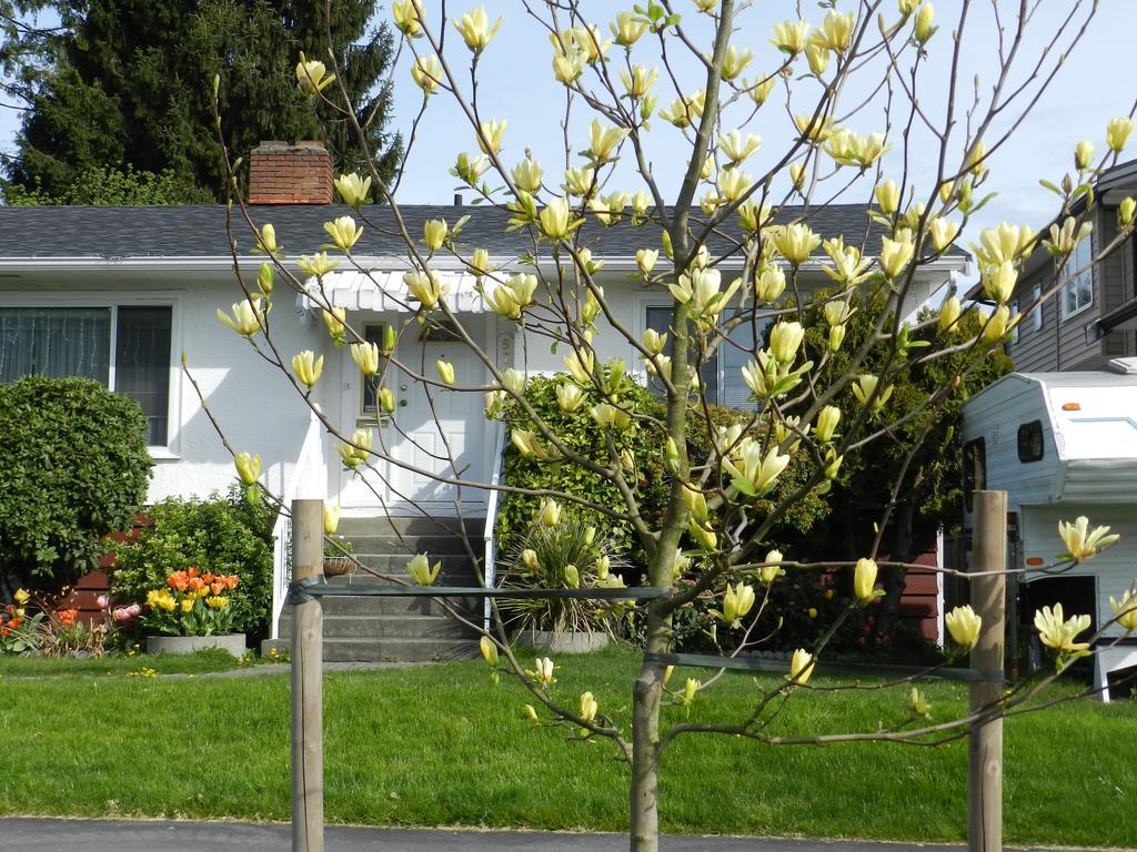 Serenity Bed & Breakfast Burnaby Exterior photo